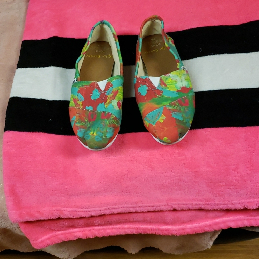 Toms slip ons